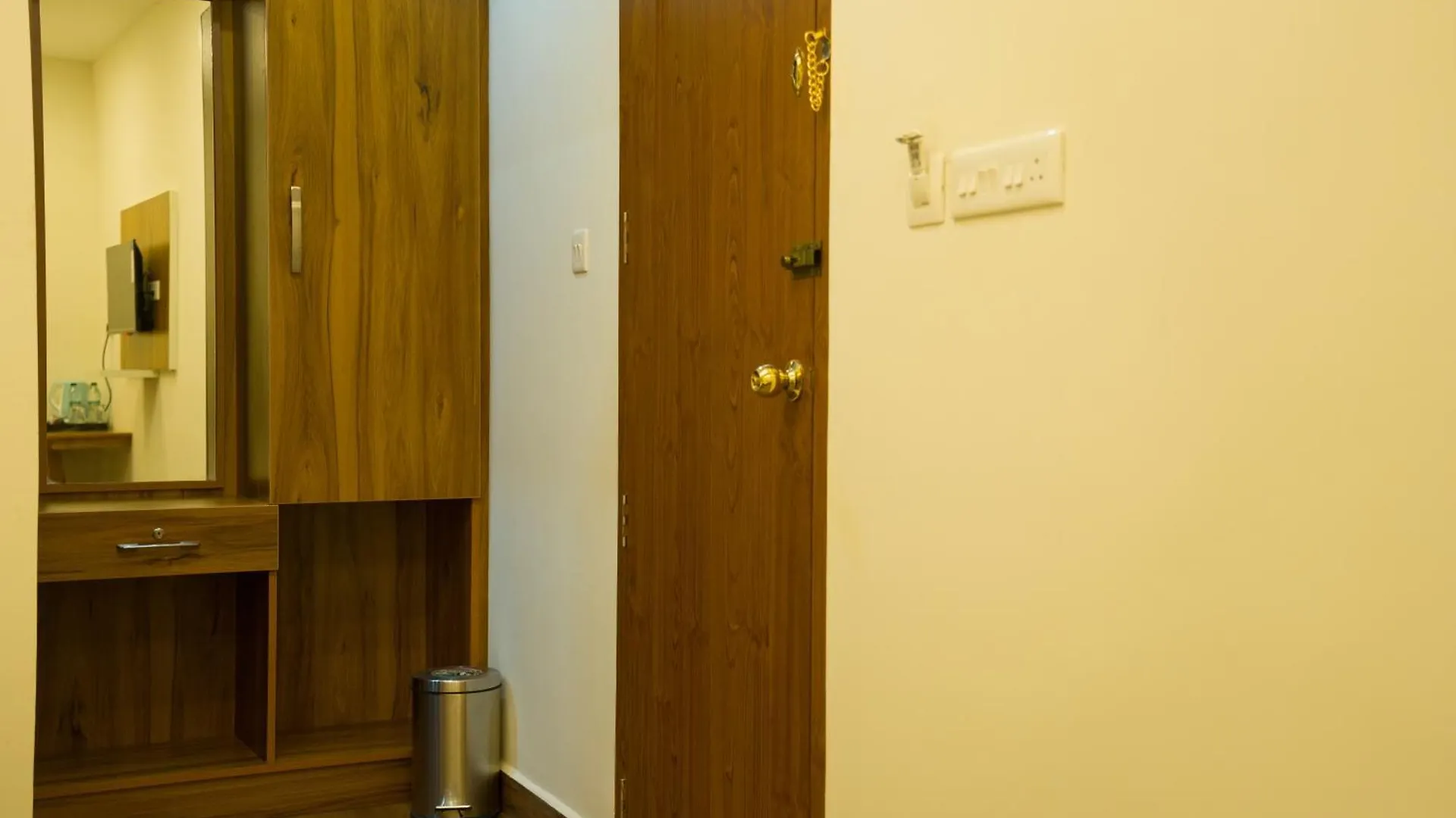 Fly View Airport Residency Hotel Nedumbassery