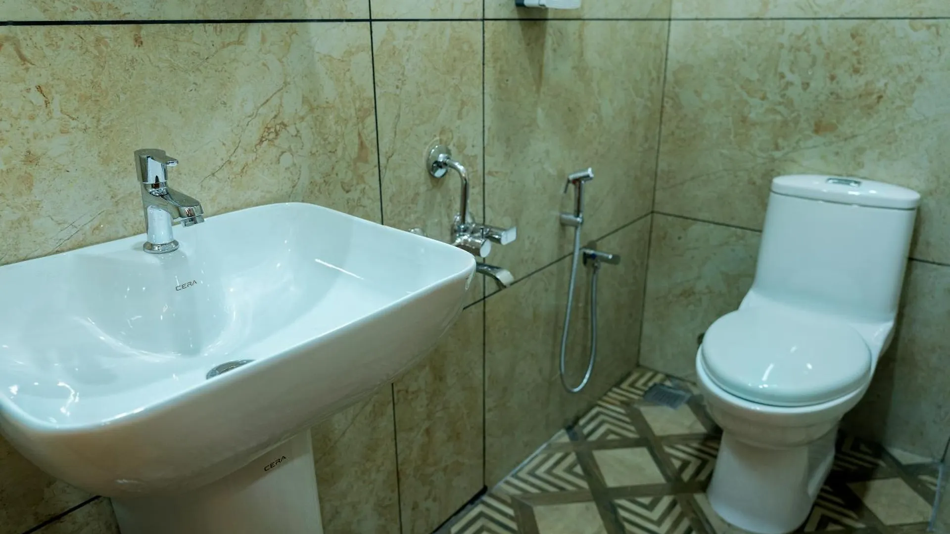 Hotel Fly View Airport Residency Nedumbassery Indie