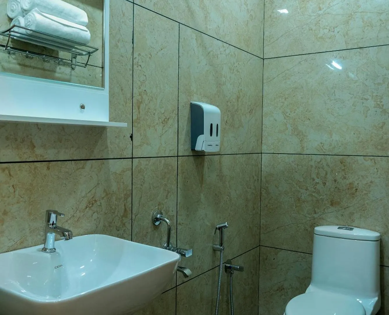 Hotel Fly View Airport Residency Nedumbassery Indie
