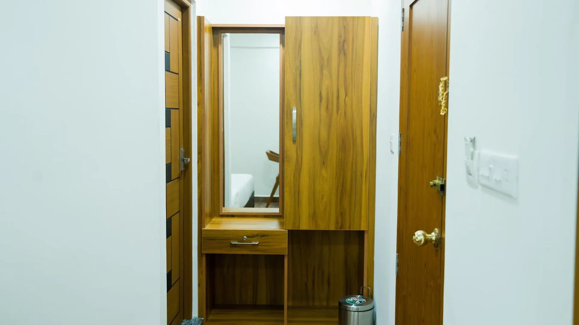 Hotel Fly View Airport Residency Nedumbassery Indie