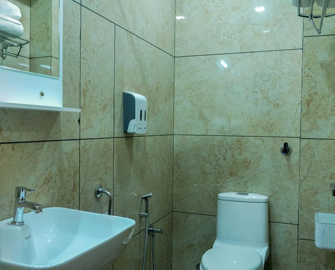 Hotel Fly View Airport Residency Nedumbassery 0*,  Indie