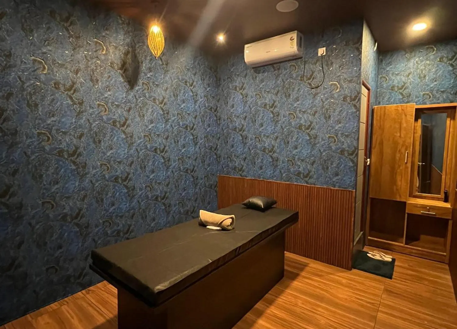 Hotel Fly View Airport Residency Nedumbassery Indie